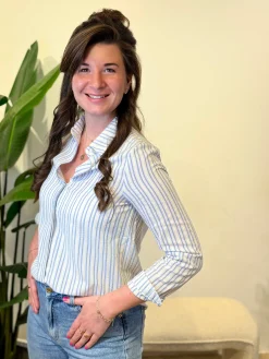 Blouse Annelie off-white/blauw gestreept