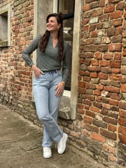 Blouse Mirthe travelstof balsam green