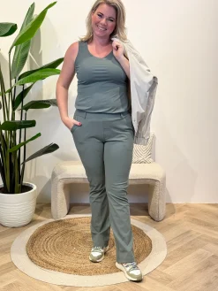 Broek Sanne balsam green travelstof