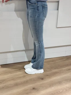 Jeans Flash flared light blue (lengtemaat 34) – Vero Moda