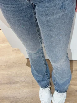 Jeans Flash flared light blue (lengtemaat 34) – Vero Moda