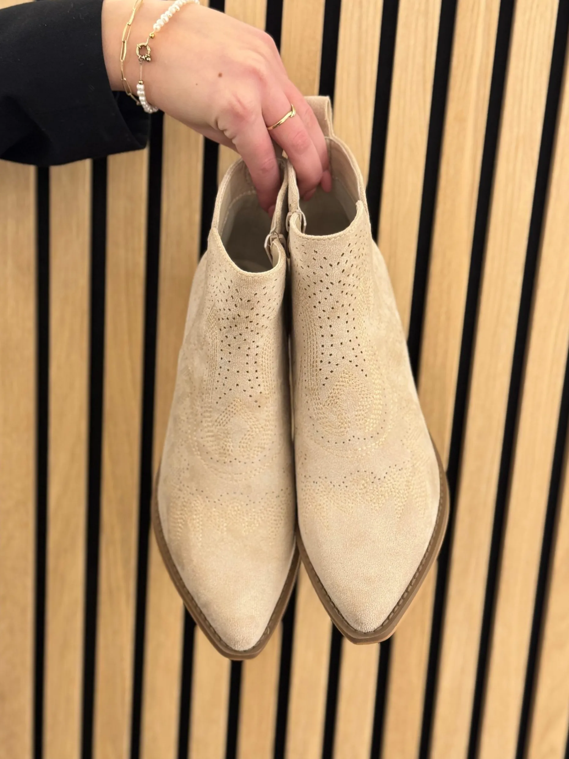 Laarsje Louise beige suede