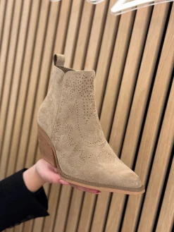 Laarsje Louise khaki suede