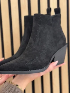 Laarsje Louise zwart suede