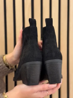 Laarsje Louise zwart suede