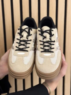 Sneakers beige/black with combination