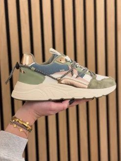 Sneakers green with combination
