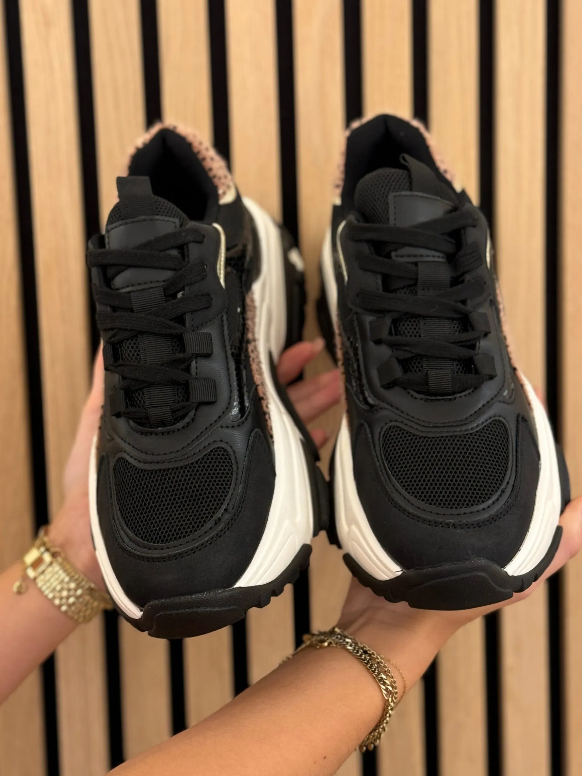 Sneakers Polly black