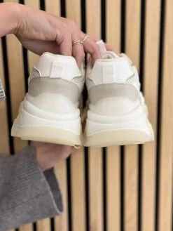 Sneakers Polly white with gold combination