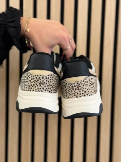 Sneakers white with beige combination