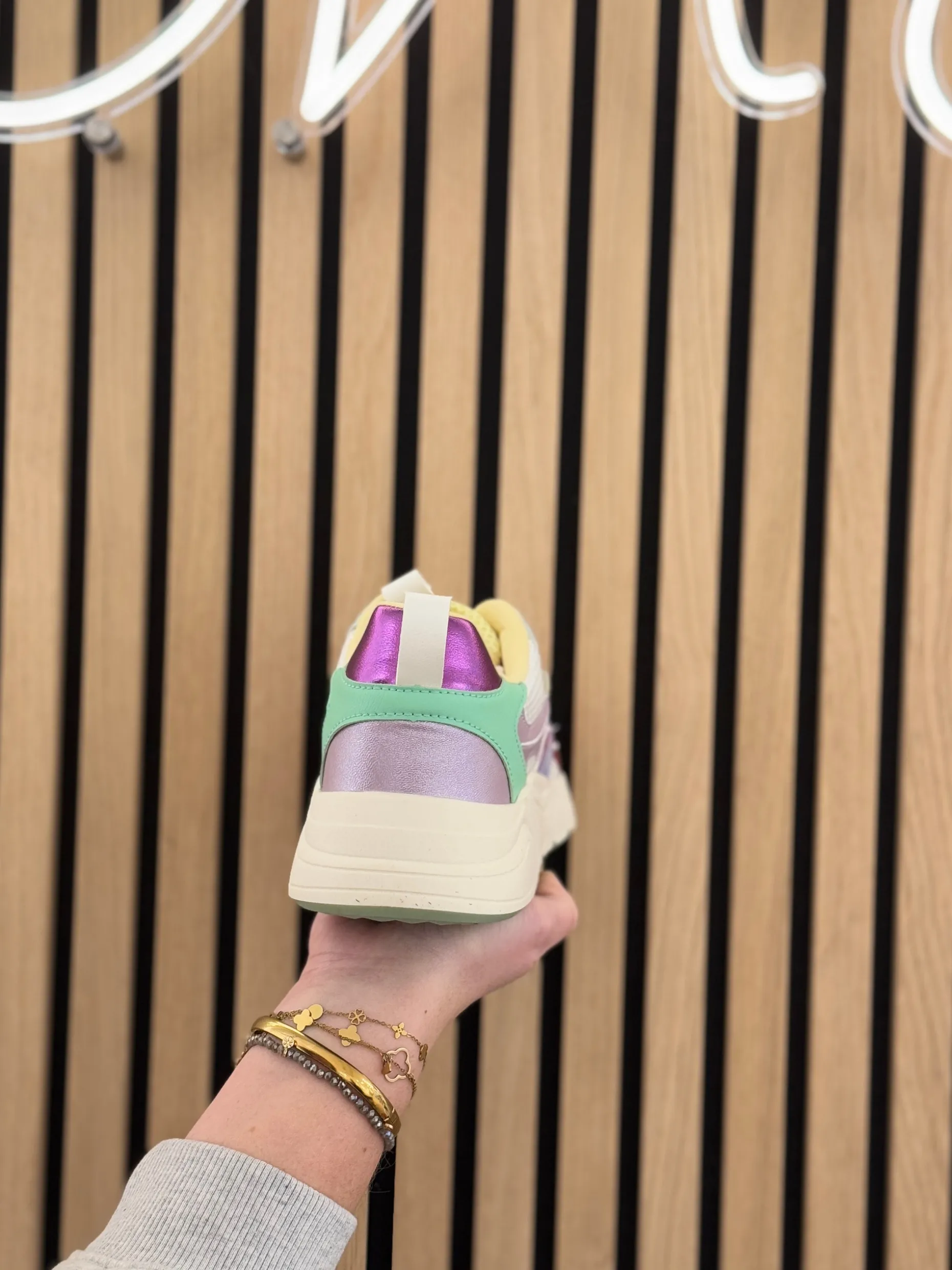 Sneakers white with pink combination
