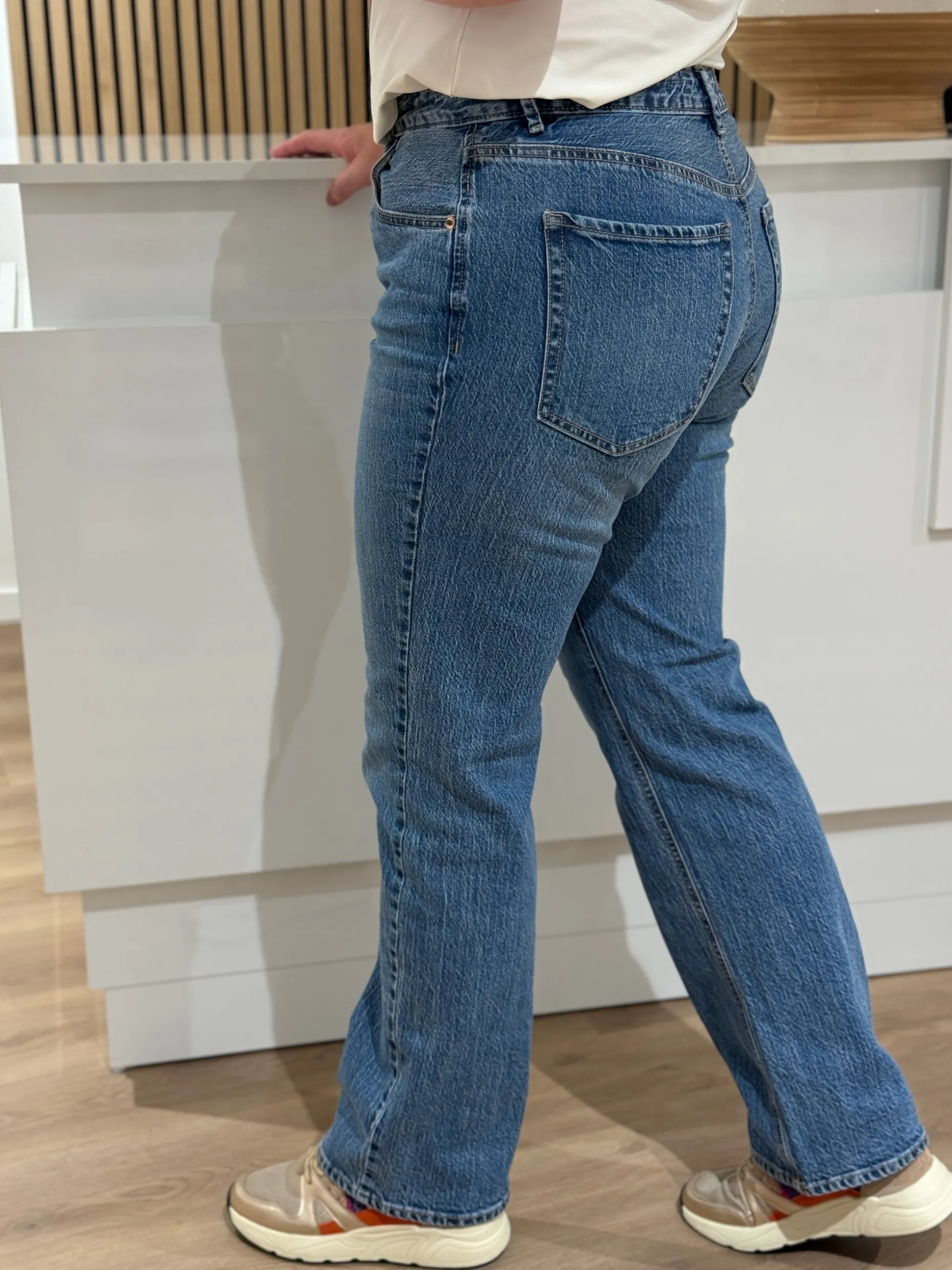 Tessa straight jeans medium blue lengte 32 – Vero Moda
