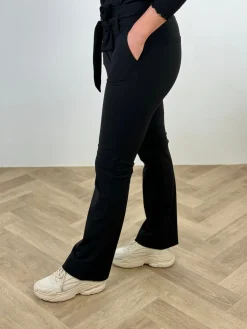 Travelstof broek Heidi flared black