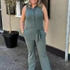 Travelstof jumpsuit mouwloos balsam green