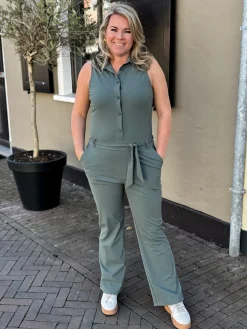 Travelstof jumpsuit mouwloos balsam green