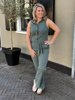 Travelstof jumpsuit mouwloos balsam green