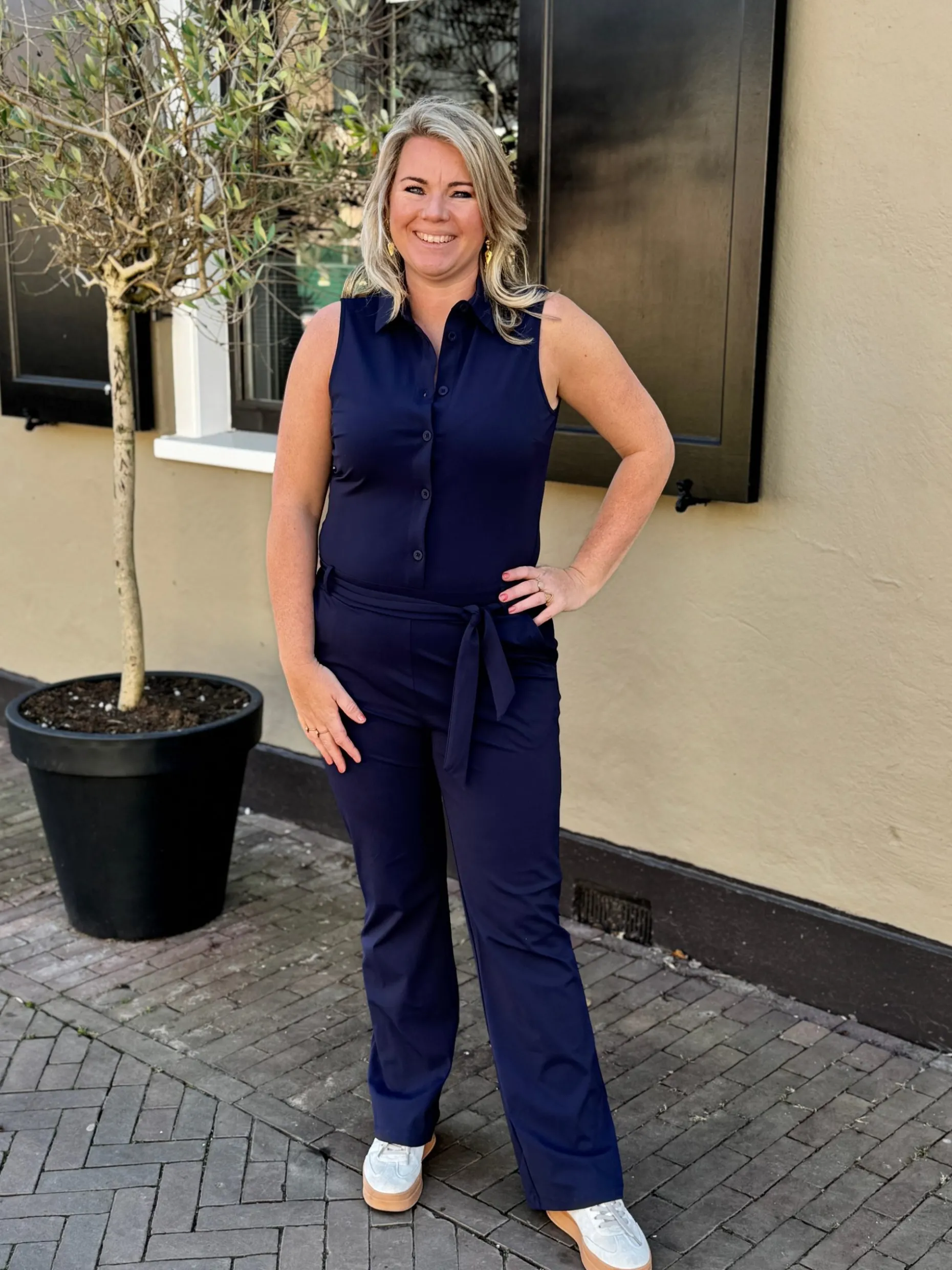 Travelstof jumpsuit mouwloos navy