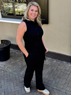 Travelstof jumpsuit mouwloos zwart