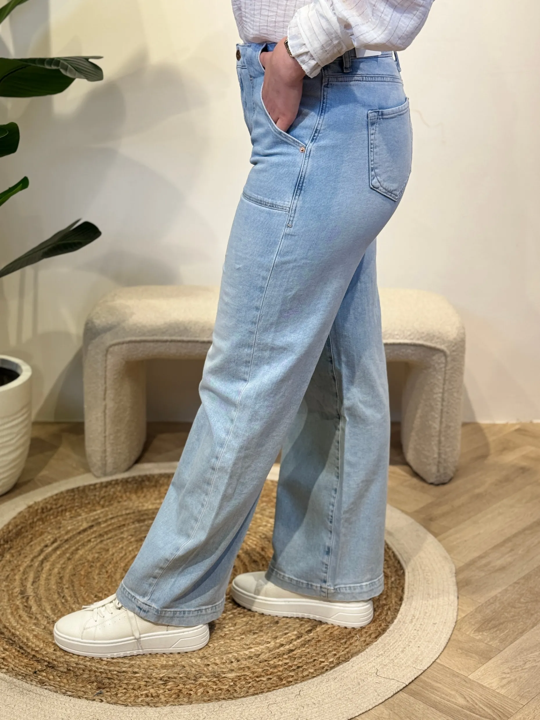 Wide jeans Lulu aqua blue C.O.J. lengte 34