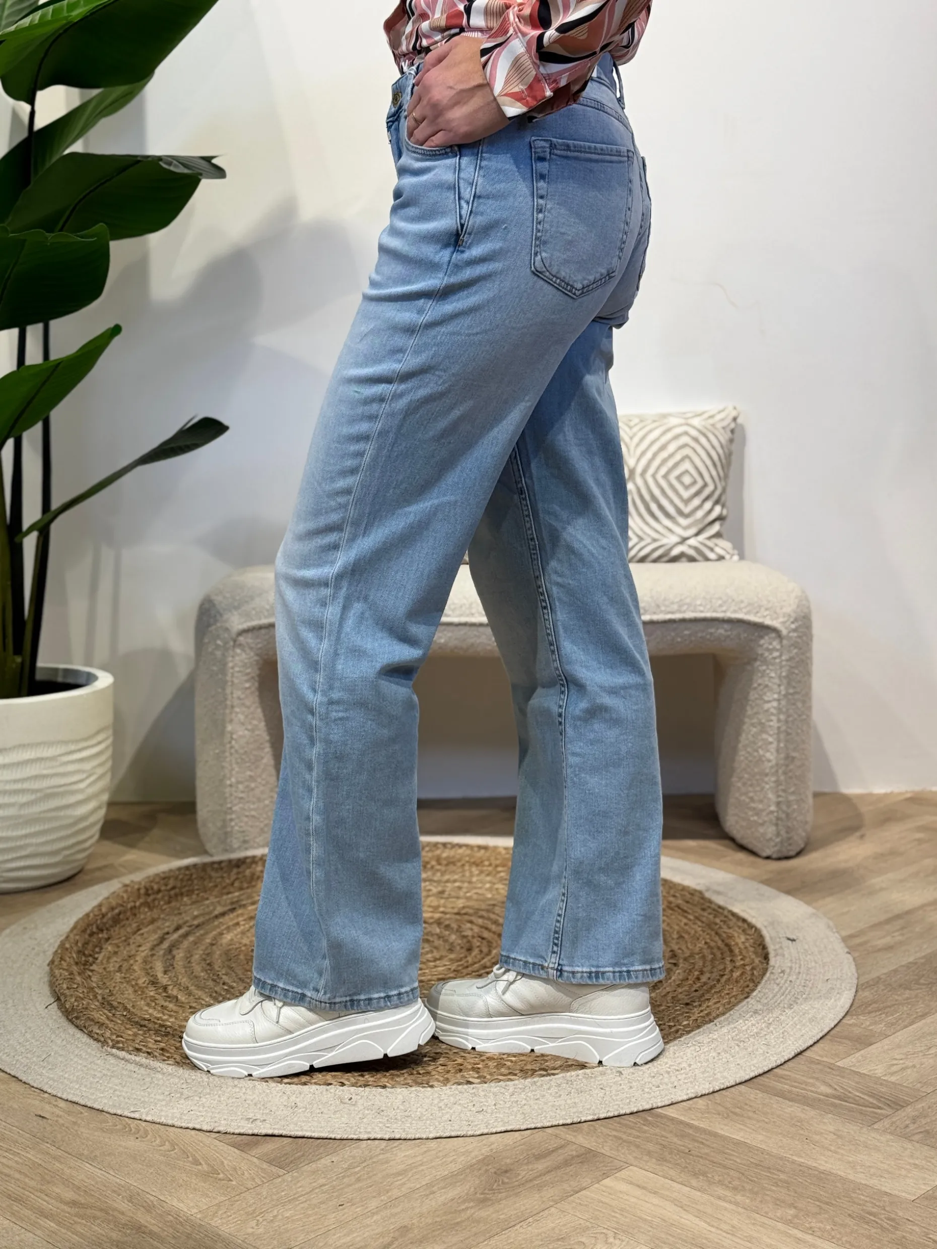 Wide jeans Nova light blue C.O.J. lengte 30