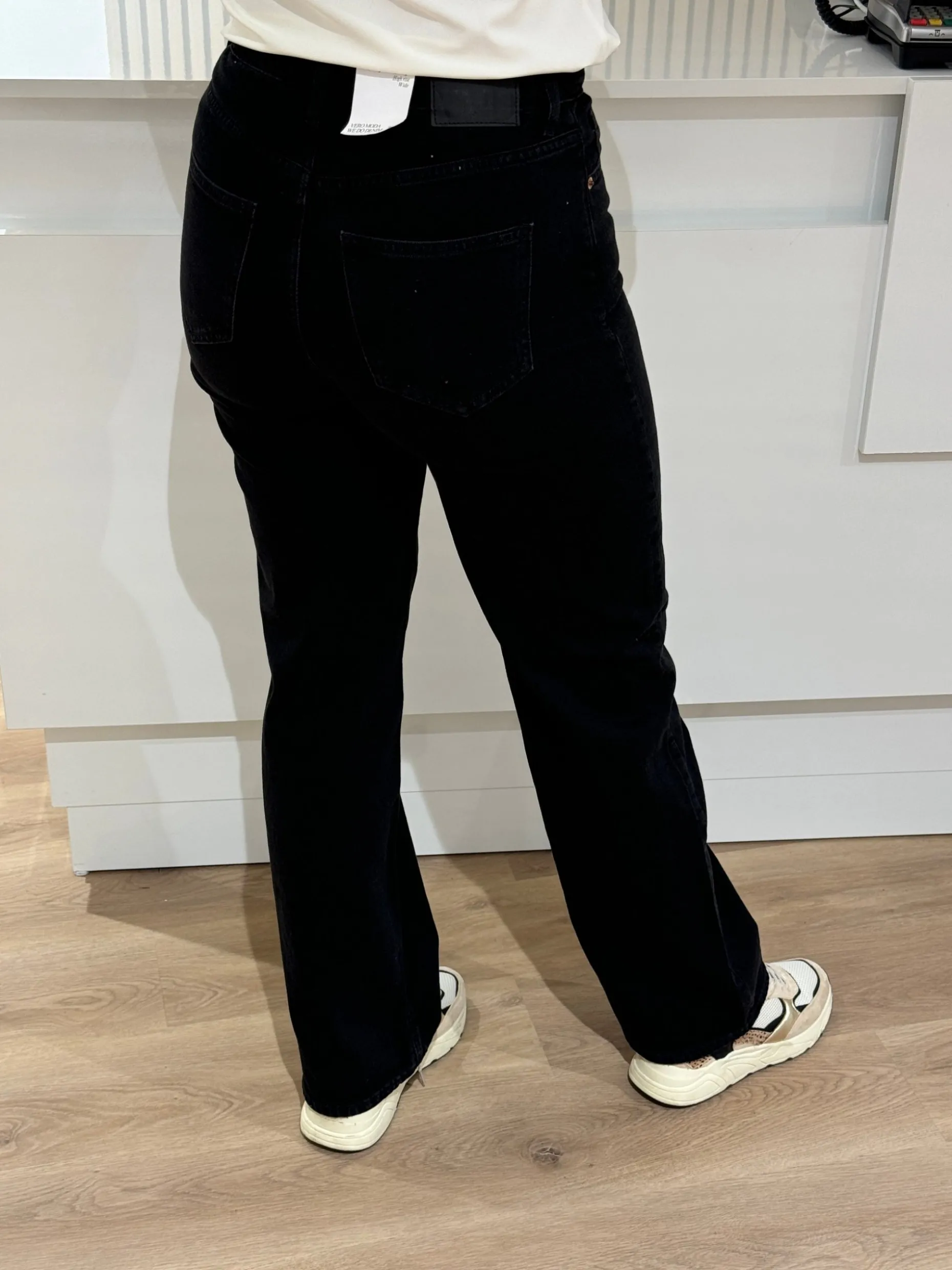 Wide jeans Tessa zwart lengtemaat 32 – Vero Moda