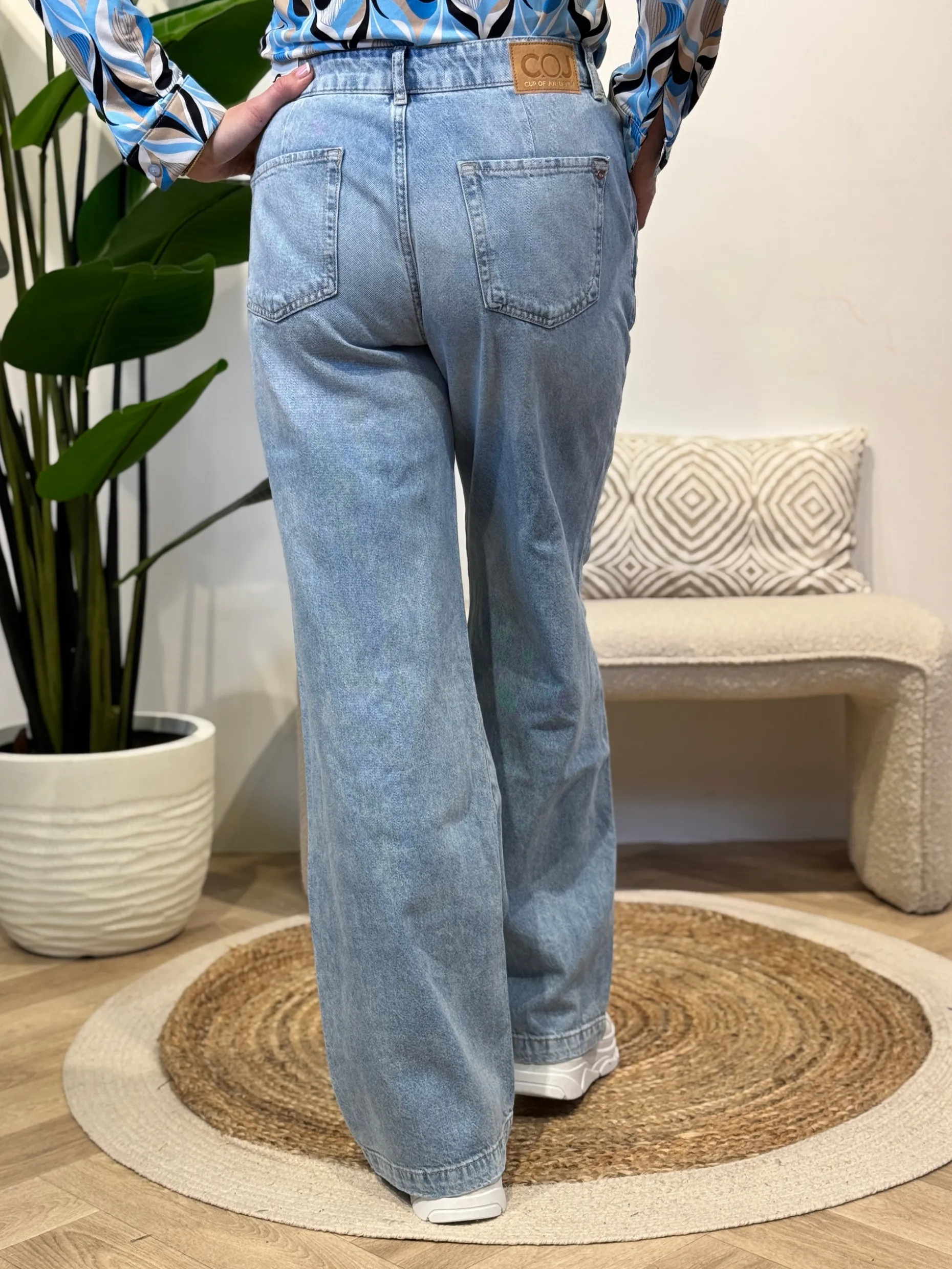 Wide leg Maxine light blue C.O.J lengte 34